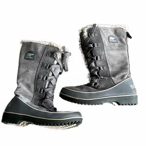 Sorel Fur lined waterproof winter boots size 8